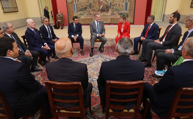 Audiencia de Su Majestad el Rey a los miembros del Comité de Honor y principales responsables de la Federación Española de Baloncesto, con ocasión de 